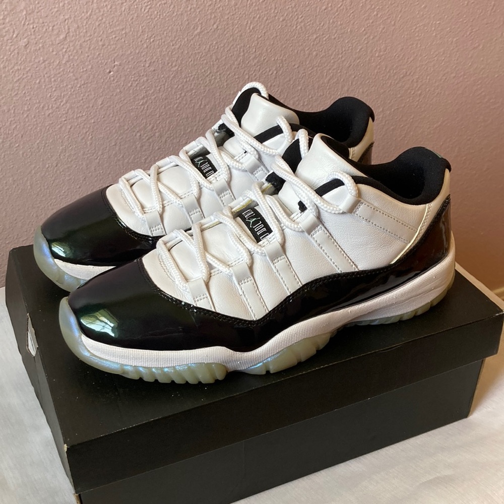 Jordan 11 Retro Low Iridescent (11)